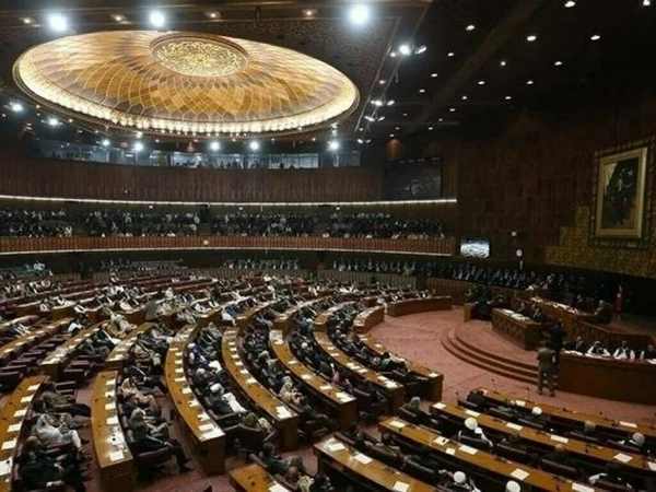 حکومت کا نئے صوبوں کے معاملے پر قومی اسمبلی، سینیٹ میں بحث کرانے کا اعلان