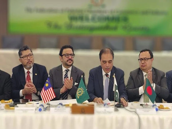 پاکستان ڈی ایٹ ممالک کے ساتھ مضبوط معاشی شراکت داری قائم کرنا چاہتا ہے، عرفان سومرو